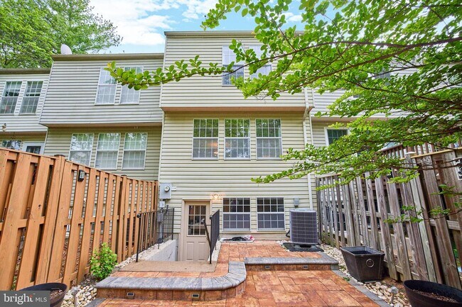 Building Photo - 6633 Skylemar Trail