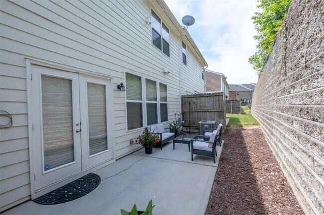 Building Photo - 6022 Mayfield Way SE