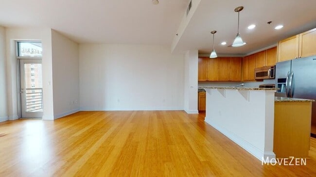 Building Photo - 618 N Boylan Ave