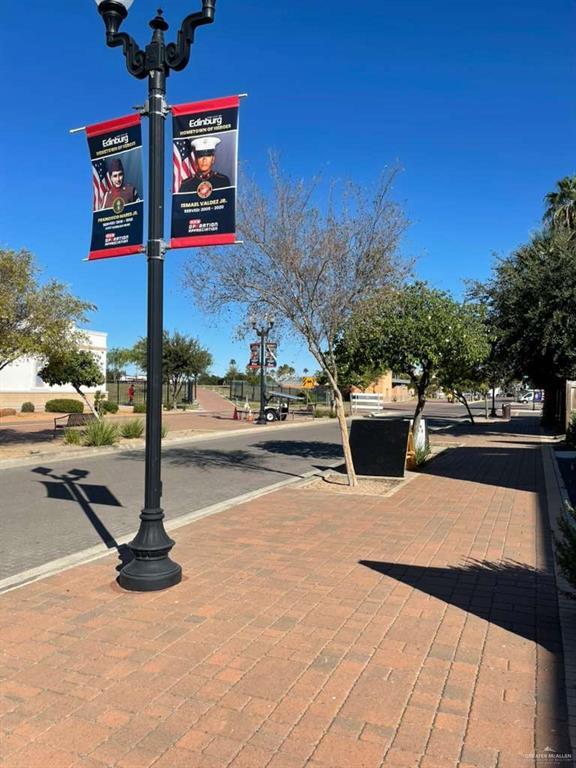 Building Photo - 14 E McIntyre St