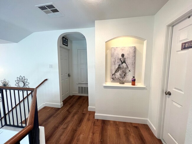 Building Photo - 3 Bedroom 2.5 Bath 1 Single Family Home for Rent in Cambridge Heights Area of Round Rock, Texas, ...