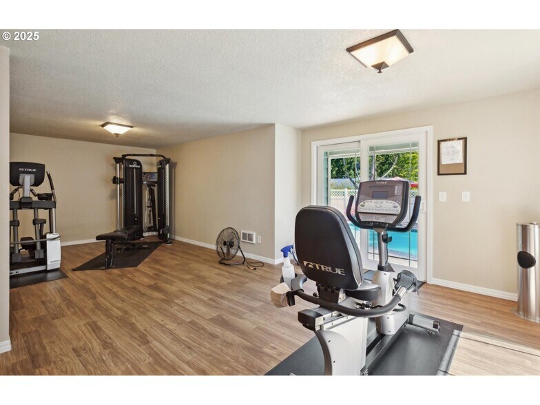 Building Photo - 29700 SW Courtside Dr