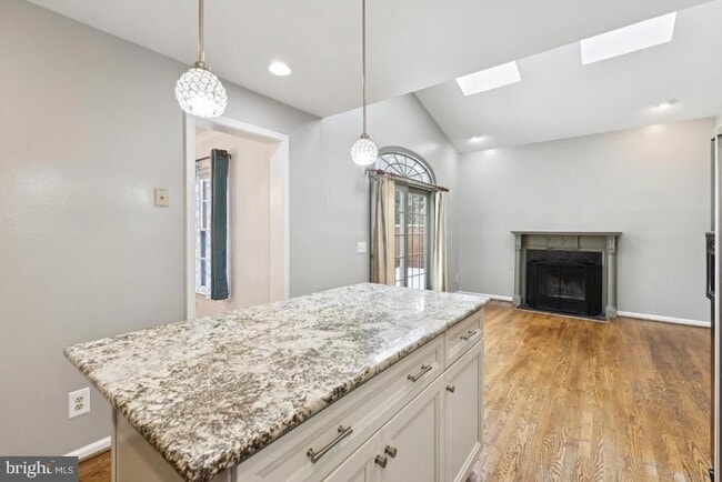 Building Photo - 14422 Coachway Dr