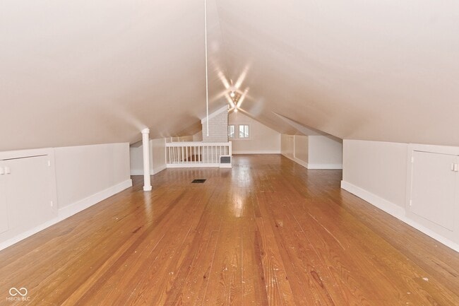 Building Photo - 3928 N Kenwood Ave