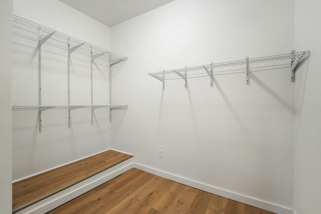 Building Photo - 1012 9th Ave