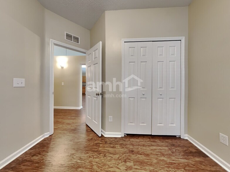 Building Photo - 10952 Sawtooth Oak Ct