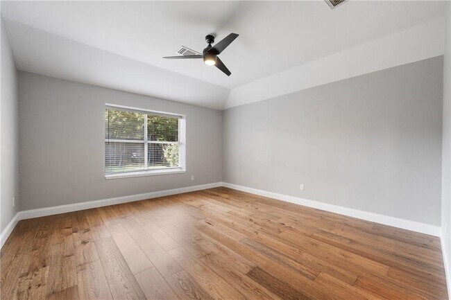 Building Photo - 1804 Camas Dr