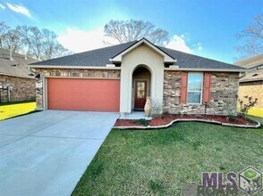 Building Photo - 39356 Legacy Lake Dr