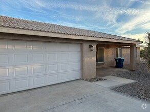 Building Photo - 1514 Pebble Dr
