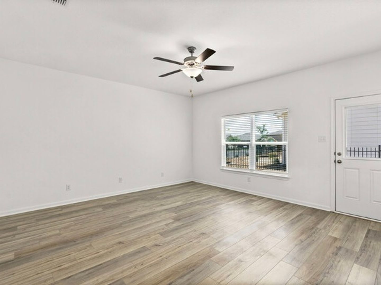 Building Photo - 10826 Emerick St