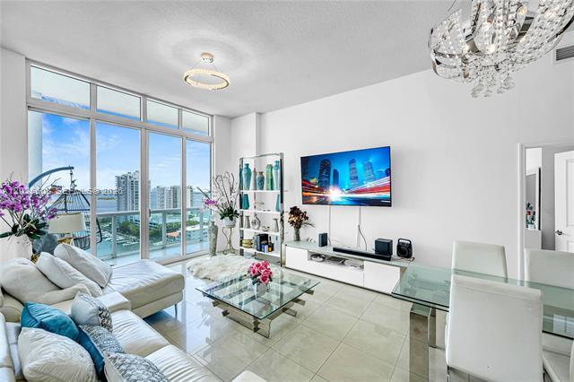 Building Photo - 7900 Harbor Island Dr