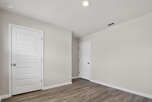 Building Photo - 6817 Interlachen Ln
