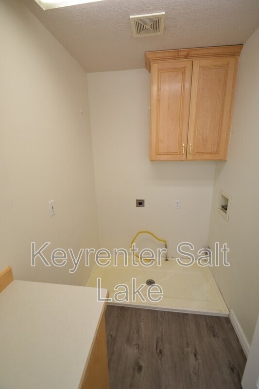 Building Photo - 584 W 760 N