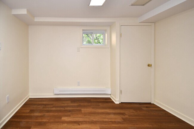 Building Photo - 2608 Fordham Rd