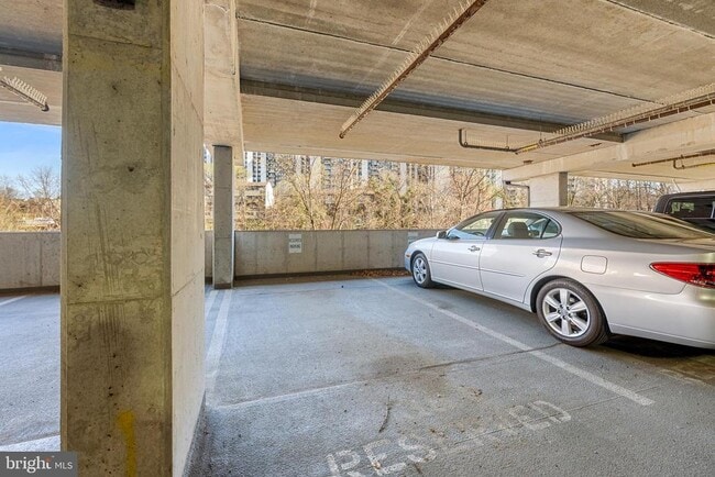 Building Photo - 4560 Strutfield Ln