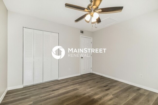 Building Photo - 3 Bedroom Pet-Friendly Home in Apopka, FL with Main Street Renewal