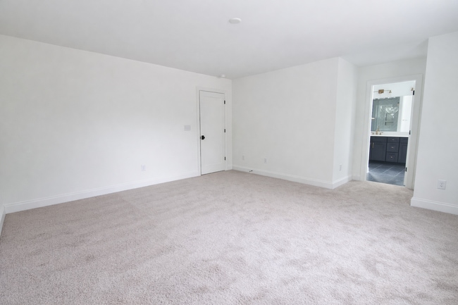 Building Photo - FIRST MONTH FREE - Beautiful 3BR 2.5BA Home in Statesville • 2 Car Garagge Tours