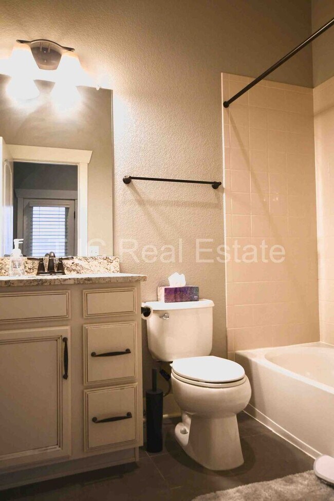 Building Photo - 5512 N Wabash St