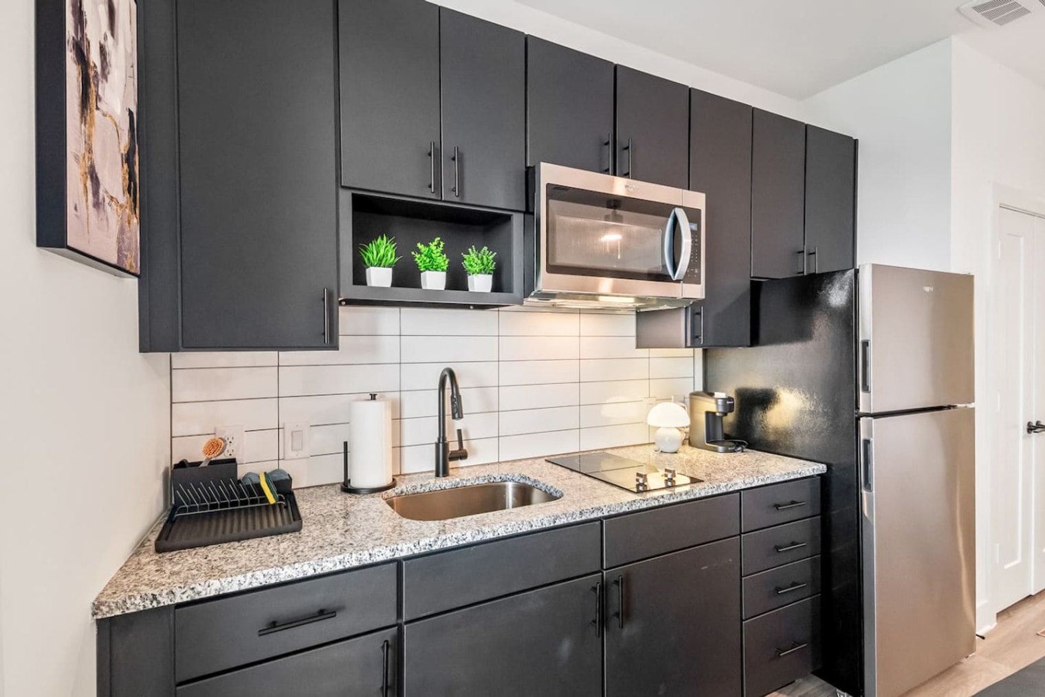 Building Photo - 701 Richmond Ave