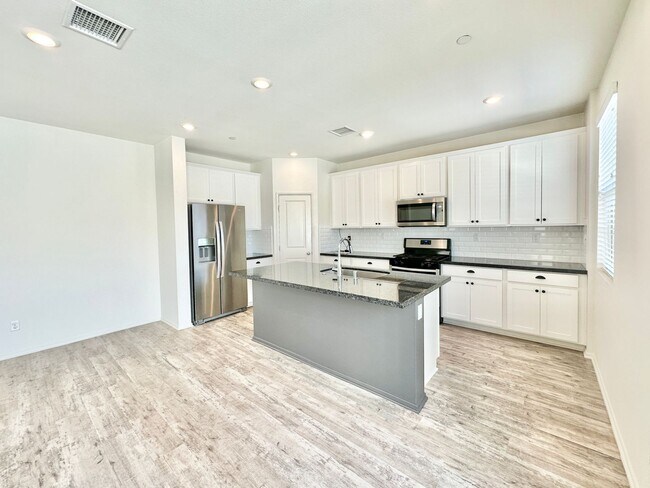 Building Photo - Lovely, Light & Bright, Two-Story, Detached Home in the Desirable Wildgrove Community of Vista!