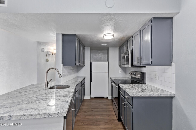Building Photo - 3416 N 44th St