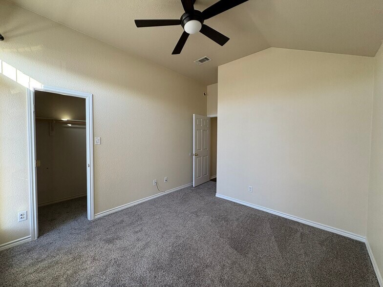 Building Photo - 2508 Isabelle Dr