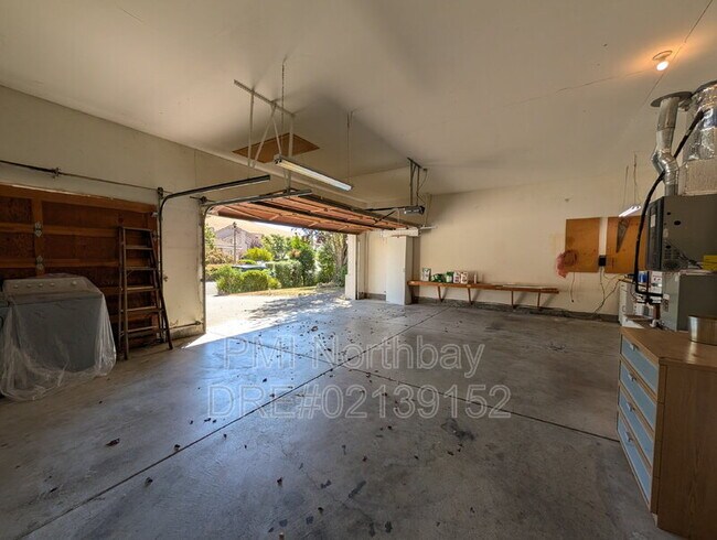 Building Photo - 3275 Formby Ln