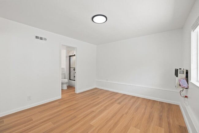 Building Photo - 64 Lycett Cir