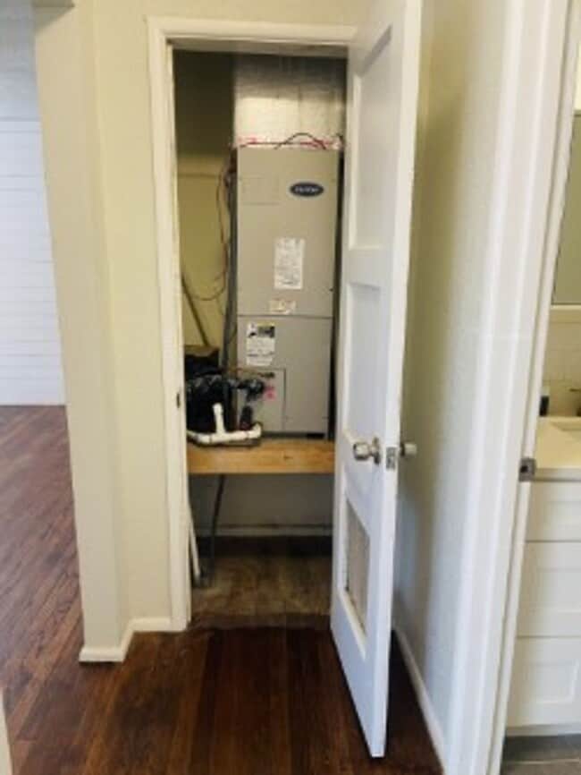 Building Photo - 2455-2457 Cincinnati Ave