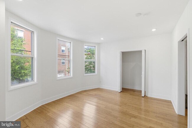 Building Photo - 5939 Drexel Rd