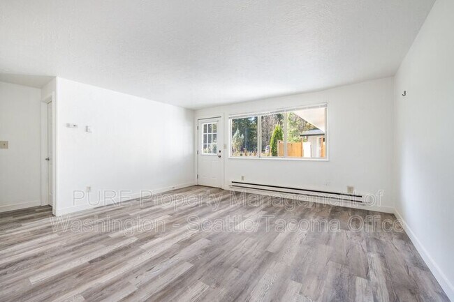 Building Photo - 6417 151st St NW