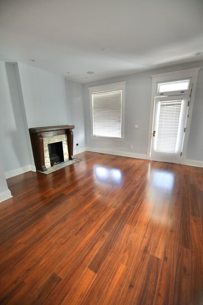 Building Photo - 310 E Beck St