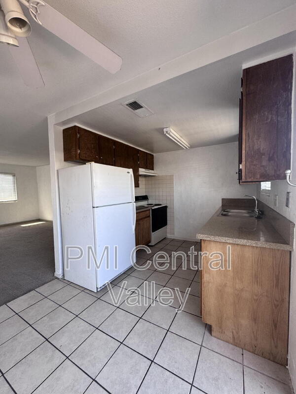 Building Photo - 8920 N El Dorado St