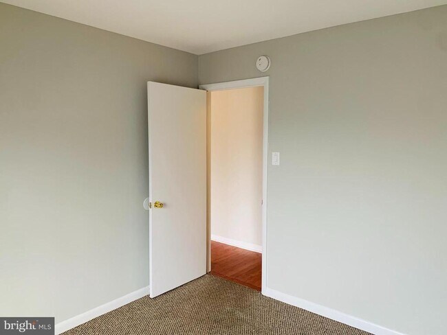 Building Photo - 8875 Tamebird Ct