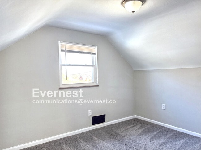 Building Photo - 3216 Elderwood Dr