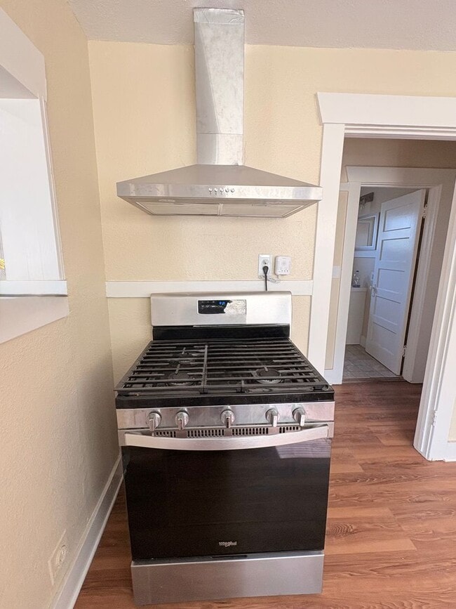 Building Photo - 210 Las Flores Ave