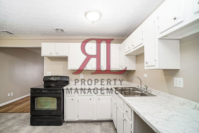 Building Photo - 1951 Riverdale Rd