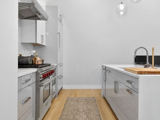 Building Photo - 355 Congress St