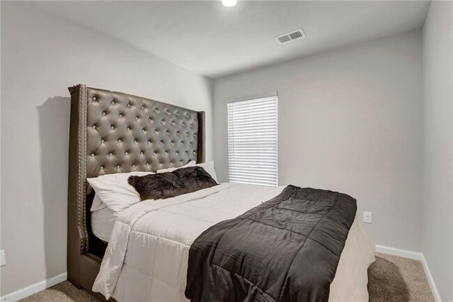 Building Photo - 2488 Piering Dr