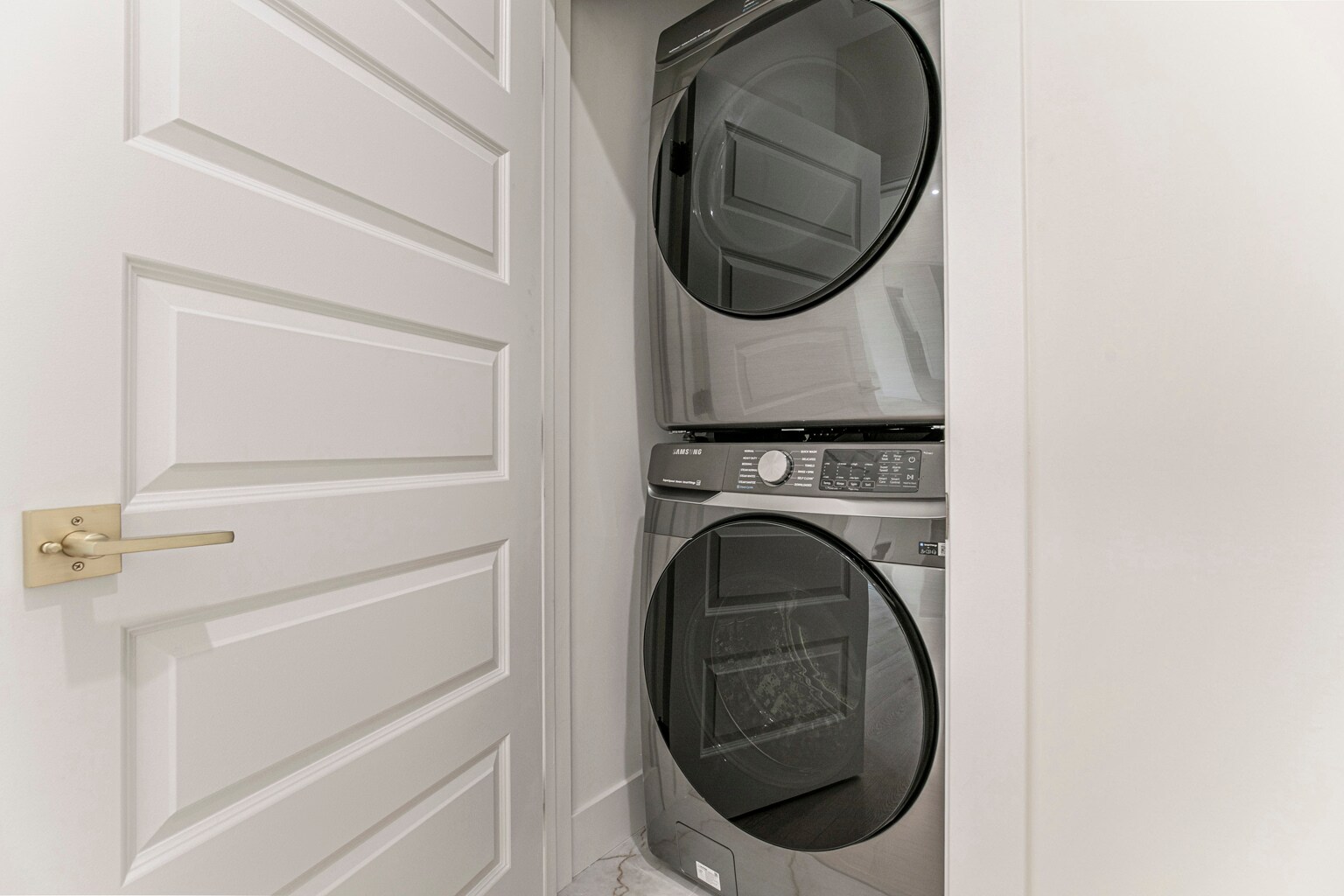 Building Photo - 914 Geneva St