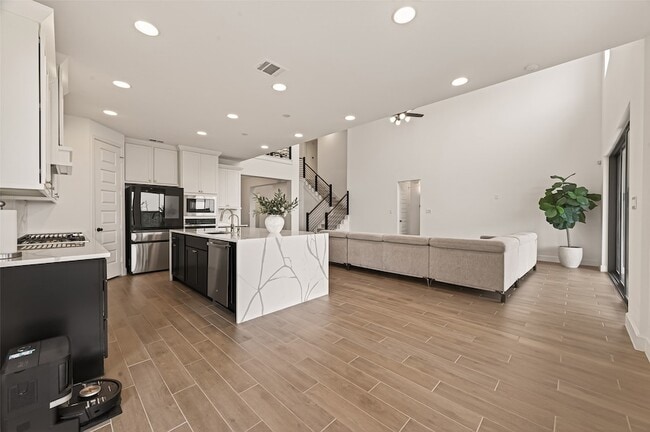Building Photo - 5335 Gilded Ests Dr