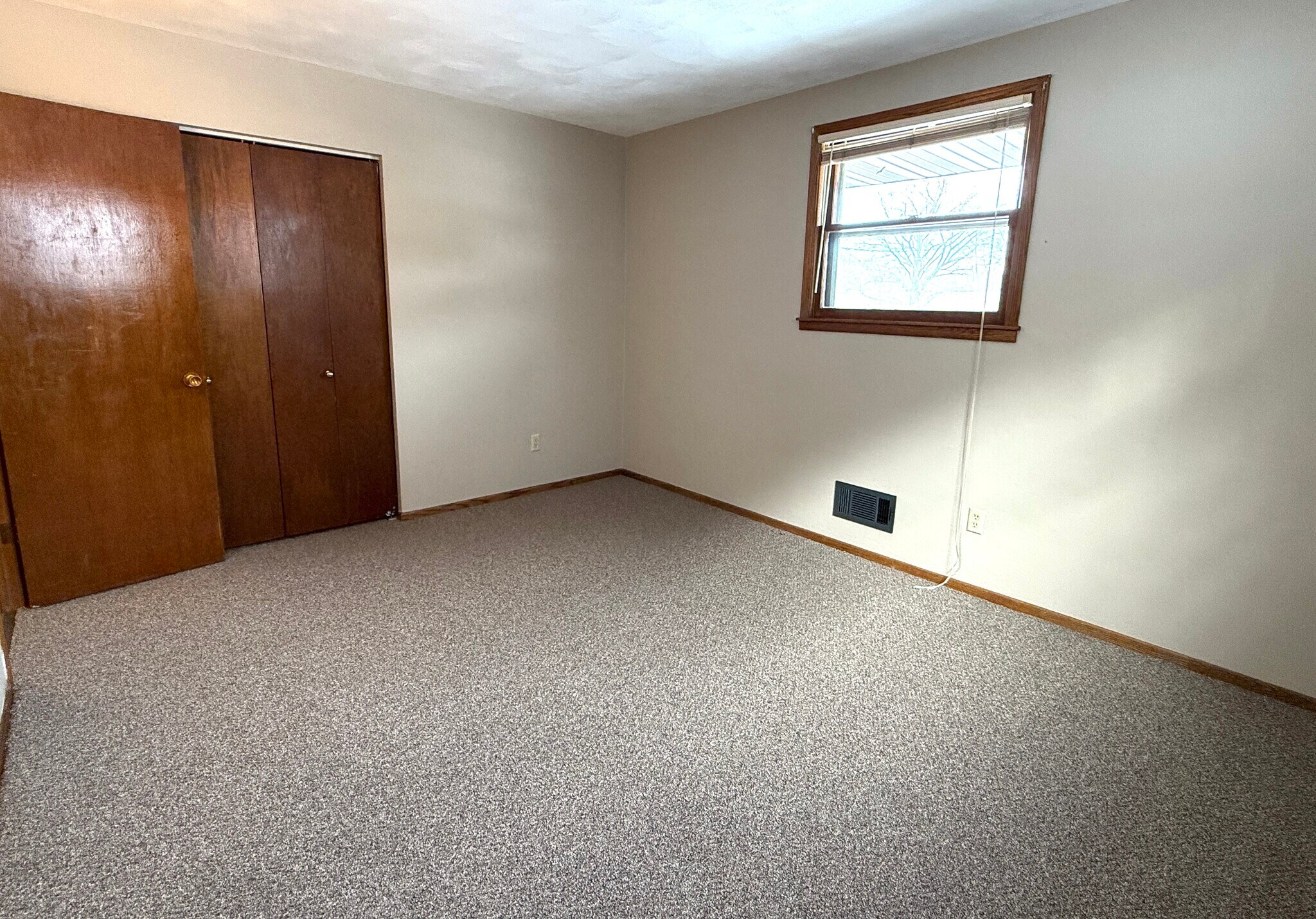 Building Photo - 1814 Spruce Dr