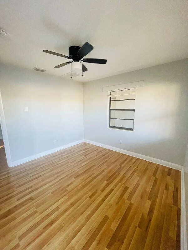 Building Photo - 1610 12th Ave S