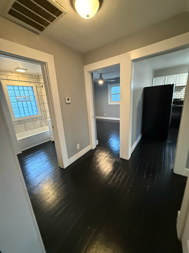 Building Photo - 433 Kolping Ave