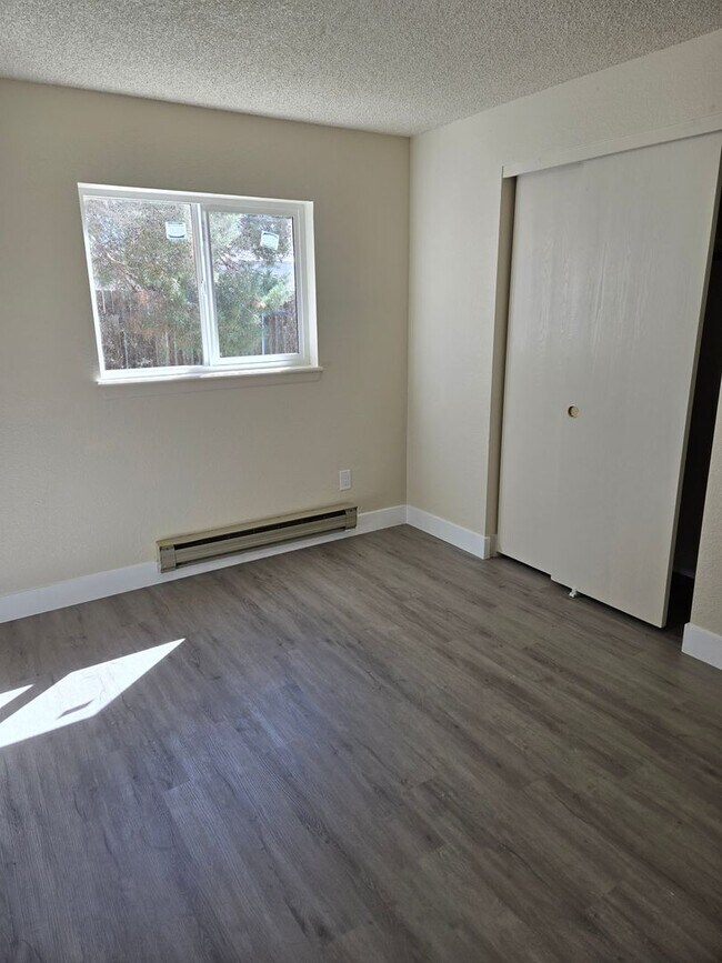 Building Photo - Newly remodeled 3 bedroom 2 bath