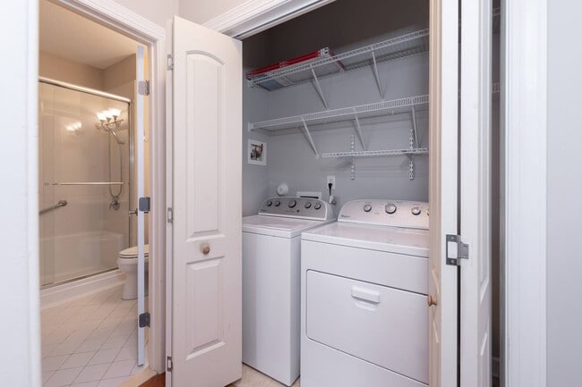 Building Photo - Golf course views in Braemar Creek 3 beds