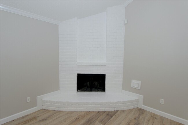 Building Photo - 3019 Jenny Dr