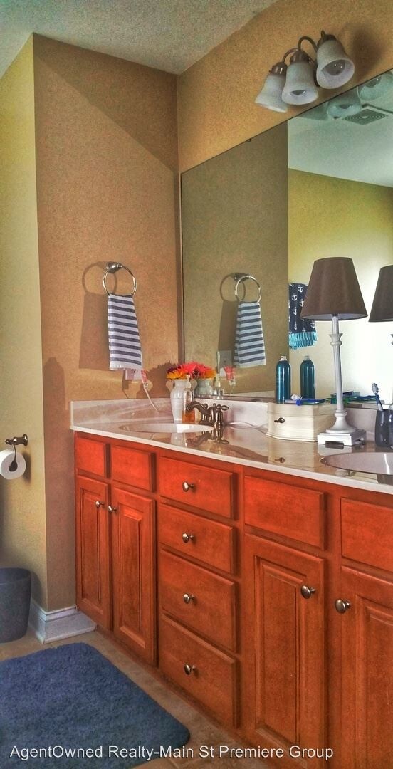 Building Photo - 4 br, 2.5 bath House - 5234 Mulholland Dr