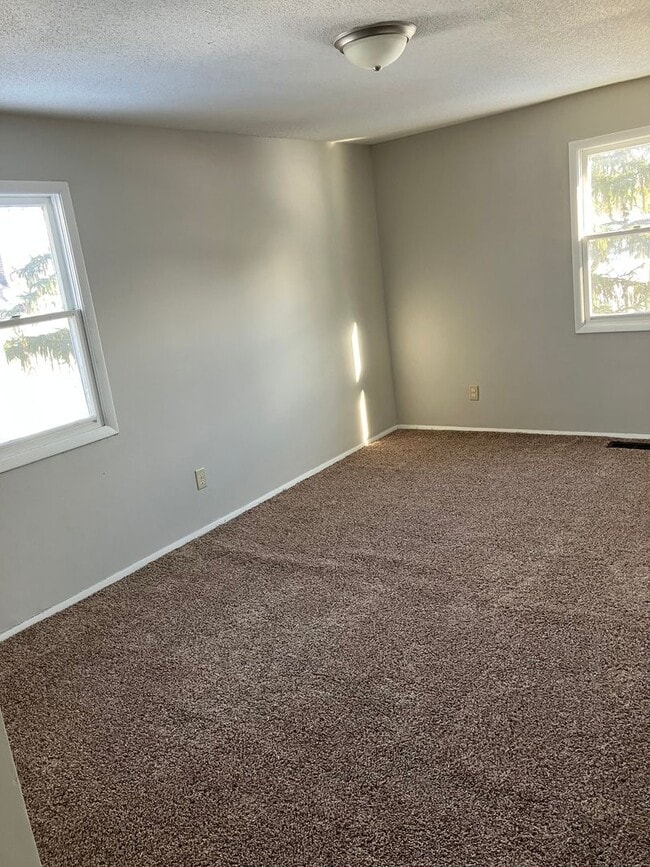 Building Photo - 3101 Oliver St