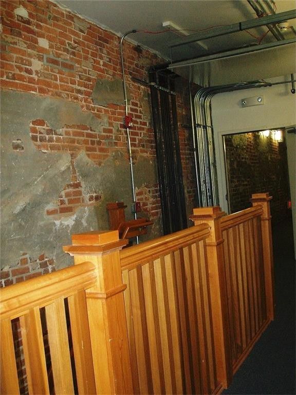 Building Photo - 507 E Locust St